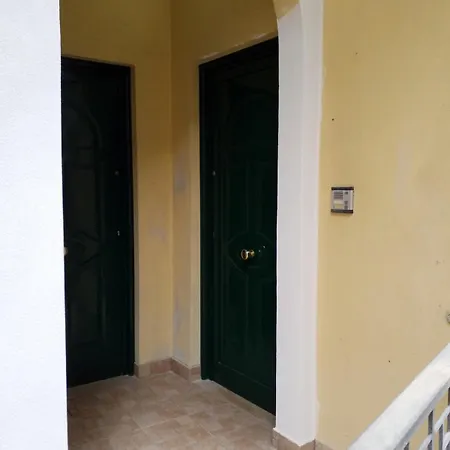 Apartment Appartmento 4 Persone Al Centro Di